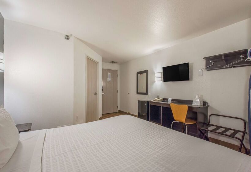 מוטל Americas Best Value Inn Knoxville East