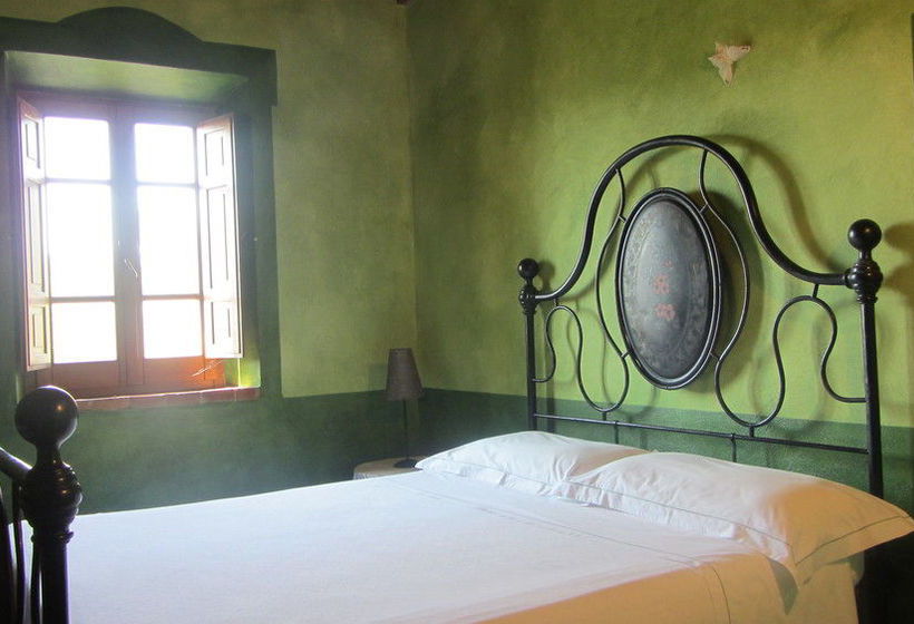 Отель Agriturismo Podere Pratovecchio