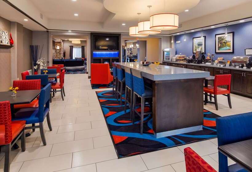 هتل Best Western Plus Ardmore Inn & Suites
