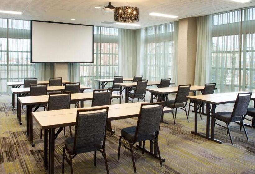 בית מלון כפרי Courtyard By Marriott Seattle Everett Downtown