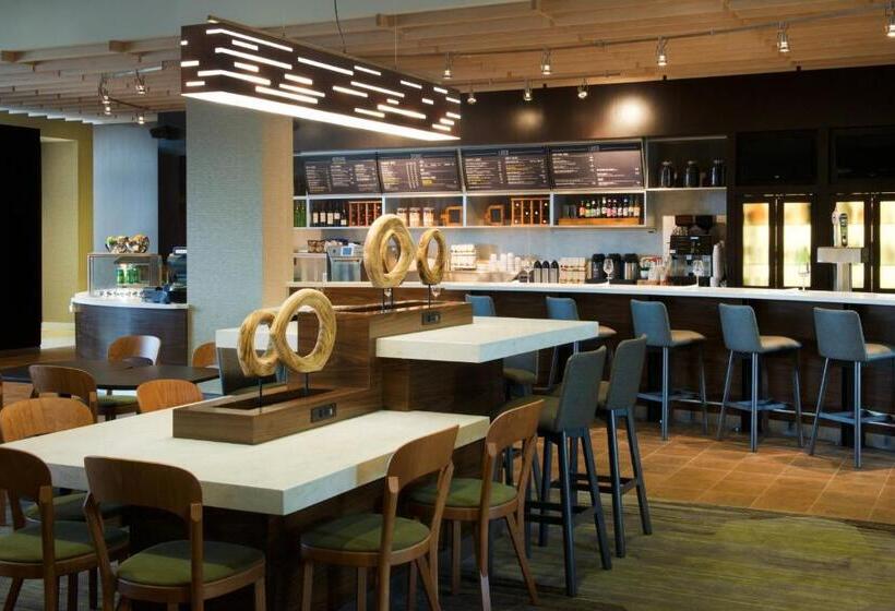 בית מלון כפרי Courtyard By Marriott Seattle Everett Downtown