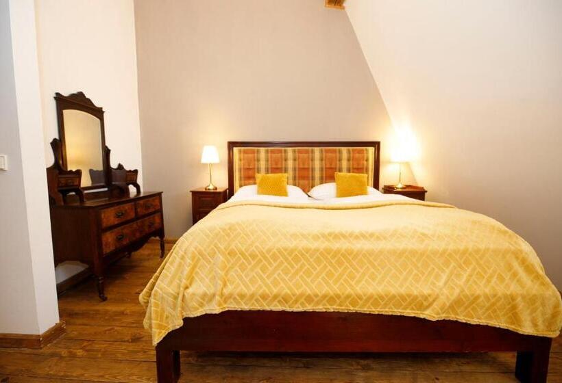 ホテル Dvůr Pecínov