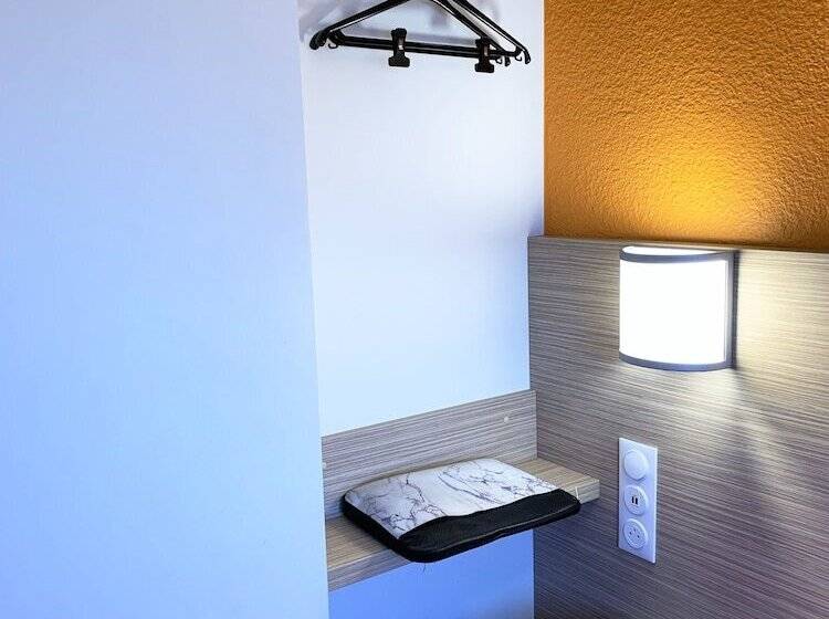 בית מלון כפרי Premiere Classe Arras   Tilloy Les Mofflaine