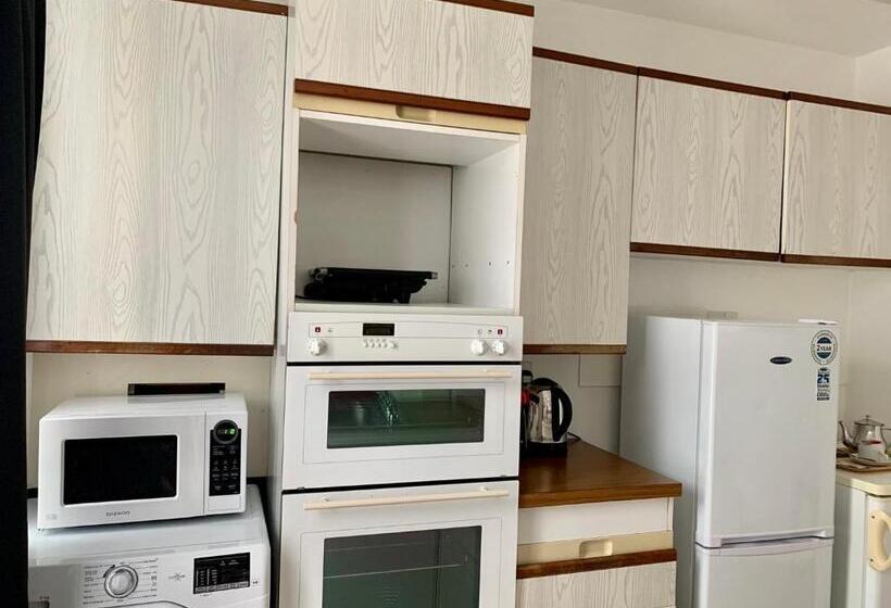 فندق Sarum Apart