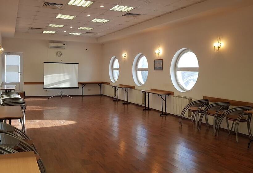 فندق Vodnik Club
