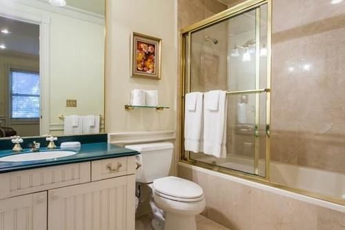 Hotel West End Splendor By First Choice Property Management