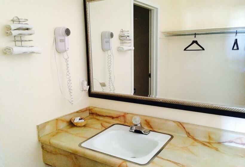 فندق على الطريق Regal Inn Las Vegas New Mexico