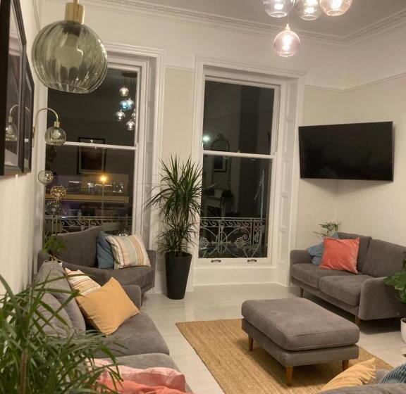 بنسيون The Esplanade