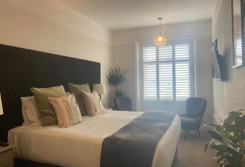 بنسيون The Esplanade