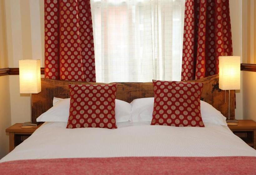 بنسيون The Waves