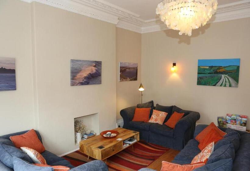 بنسيون The Waves