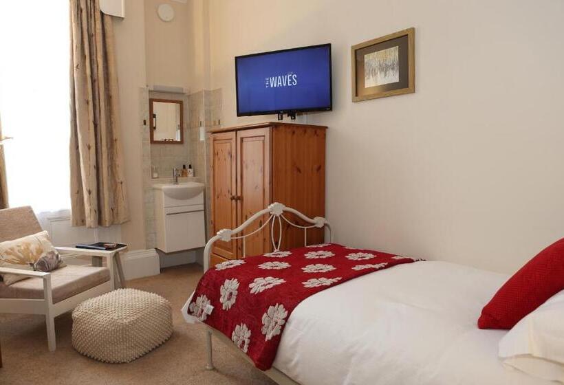 بنسيون The Waves