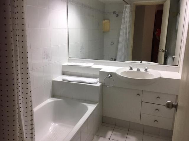 هتل Anchordown Apartments