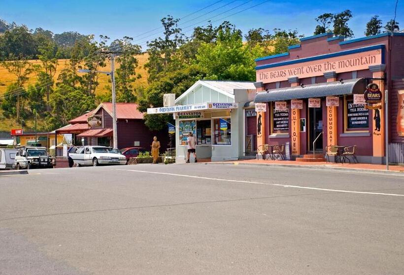 فندق The Bears Went Over The Mountain