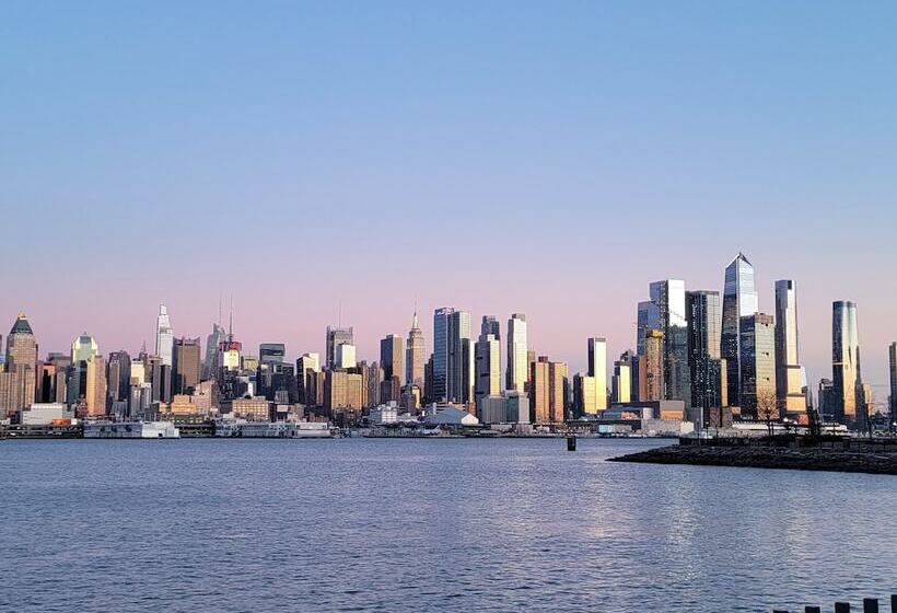 فندق Courtyard By Marriott Edgewater Nyc Area