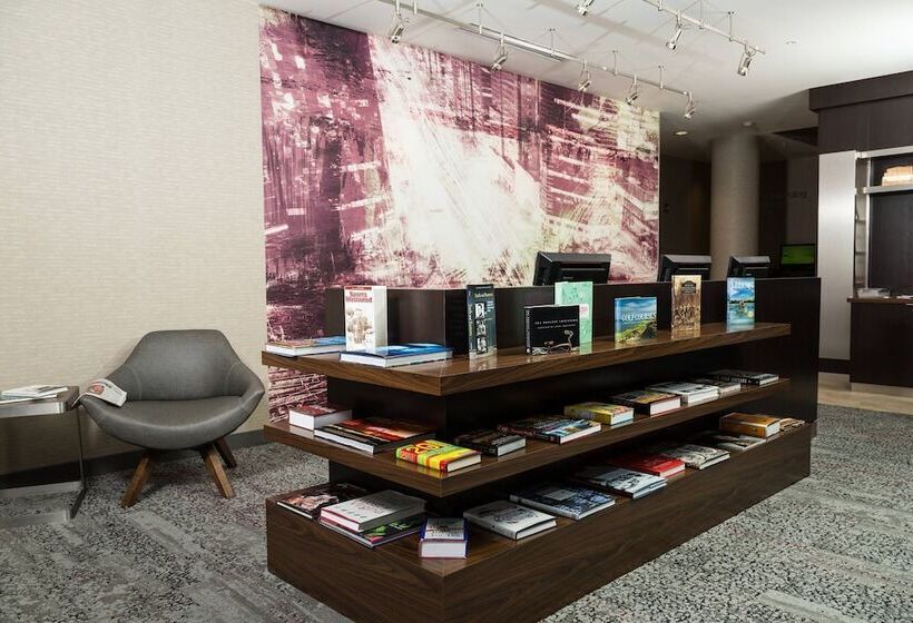 هتل Courtyard By Marriott Morgantown