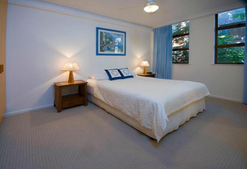 فندق Headland Tropicana Resort