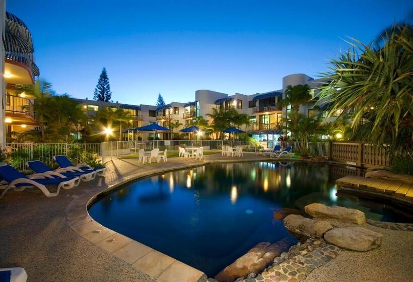 فندق Headland Tropicana Resort