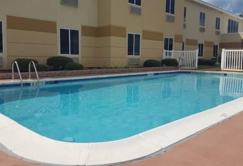 فندق The Rutledge Inn