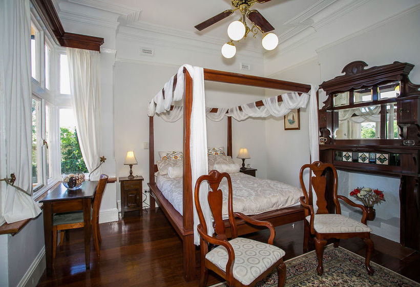 פנסיון Danum House Bed & Breakfast
