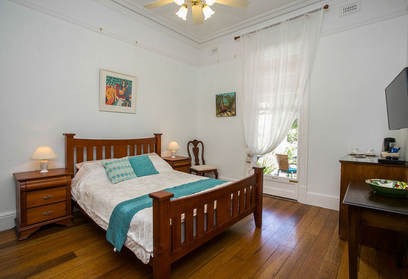 פנסיון Danum House Bed & Breakfast