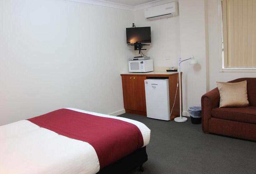 The Pioneer Way Motel