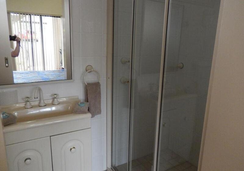 The Pioneer Way Motel