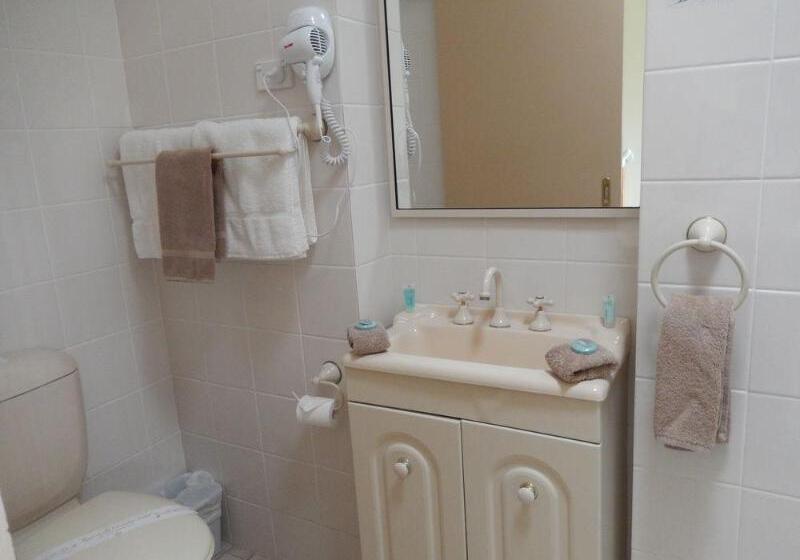 The Pioneer Way Motel