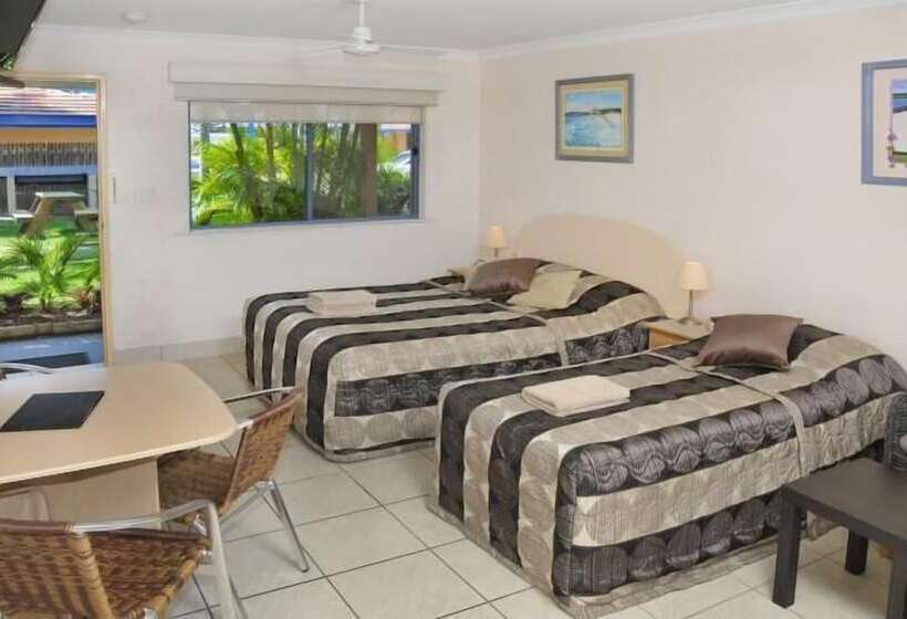 Yamba Twin Pines Motel