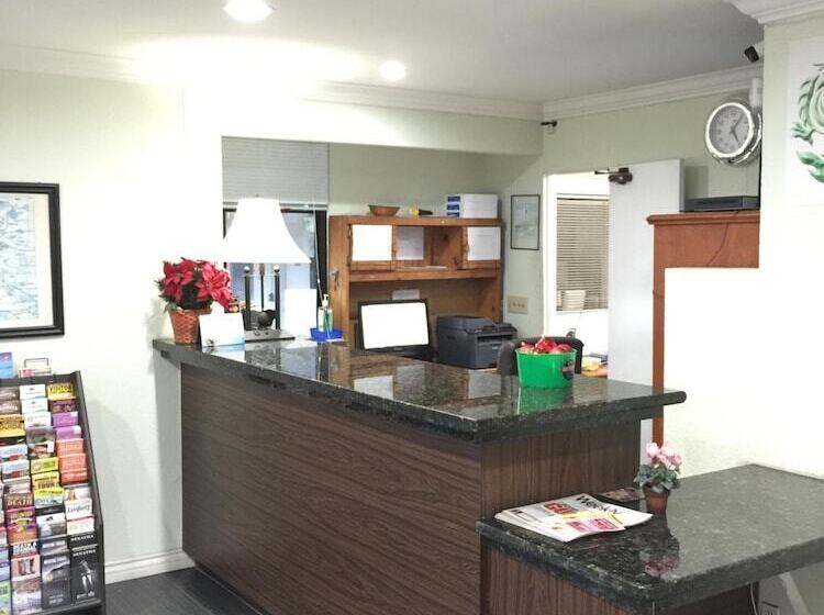 Hi Way Host Motel
