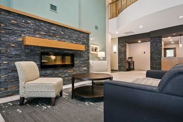 هتل Best Western Plus Chestermere