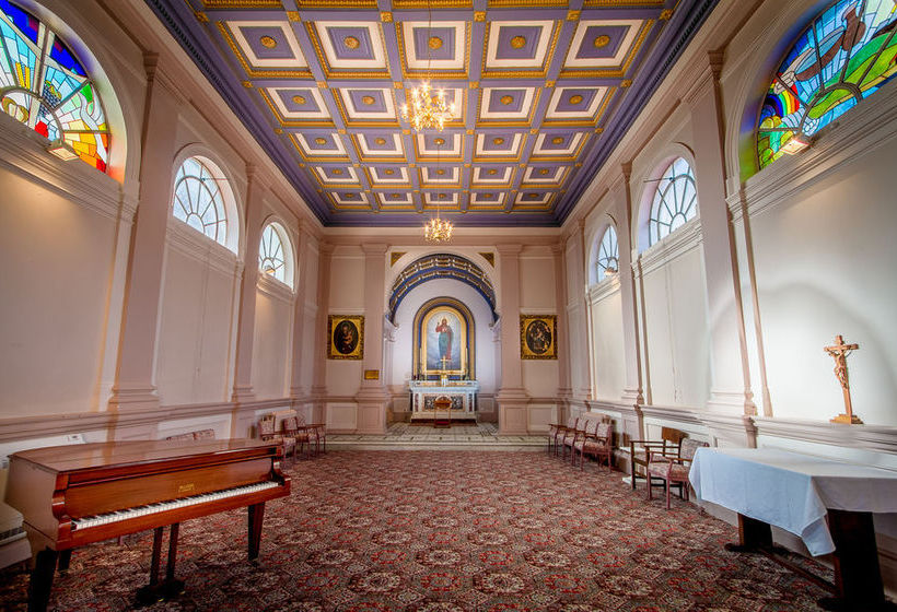 בית מלון כפרי Burns Lodge At Holy Cross Centre