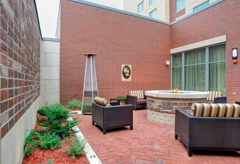 בית מלון כפרי Courtyard By Marriott Muncie At Horizon Convention Center