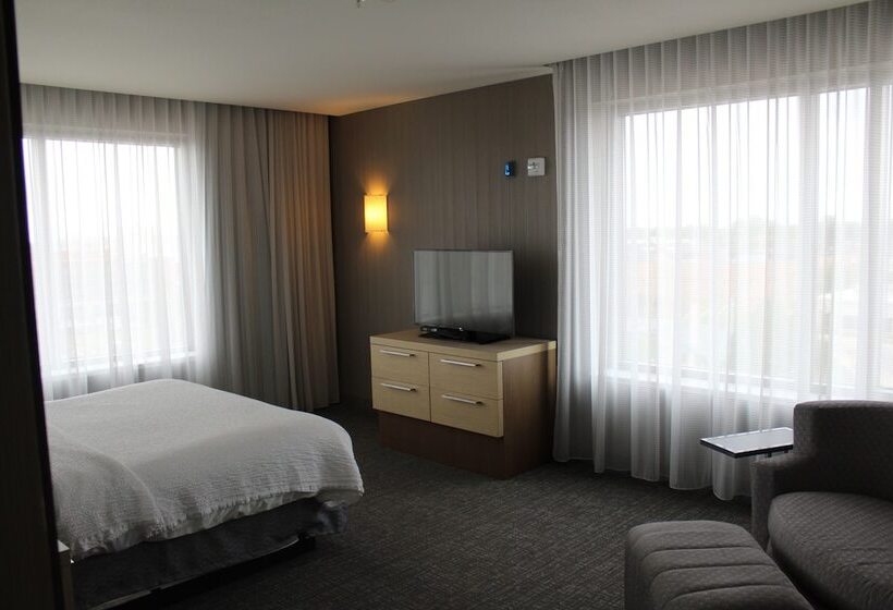 בית מלון כפרי Courtyard By Marriott Muncie At Horizon Convention Center