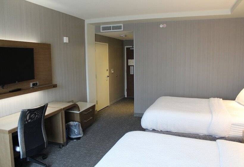 בית מלון כפרי Courtyard By Marriott Muncie At Horizon Convention Center