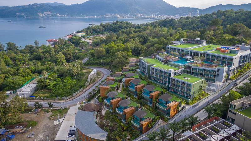 هتل Crest Resort & Pool Villas   Sha Extra Plus