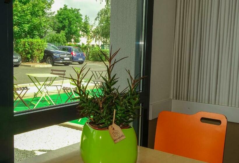 Отель Ibis Budget Tours Nord