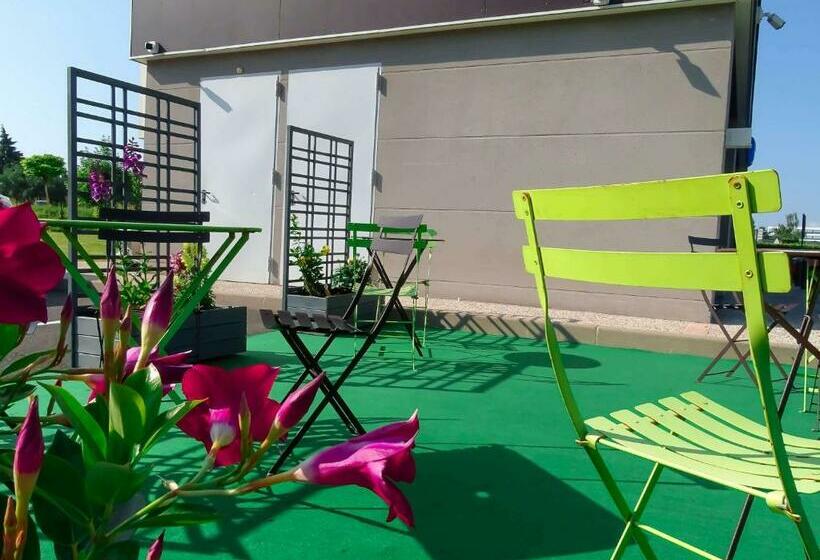 Отель Ibis Budget Tours Nord