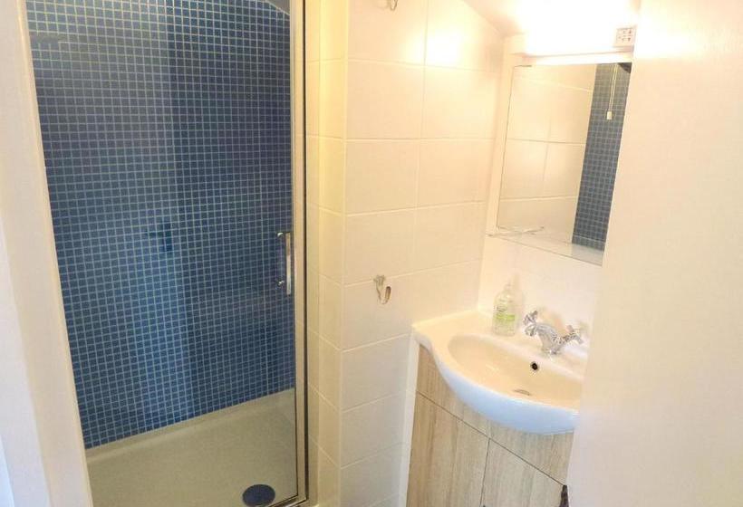 هتل Manor Farm Stay