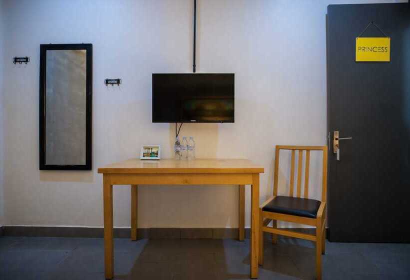 בית מלון כפרי Rachana Hostel