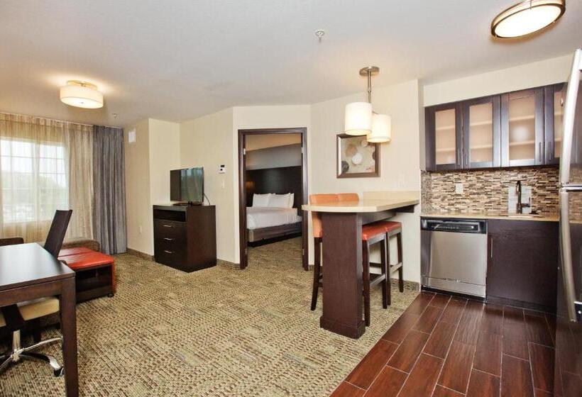 Отель Staybridge Suites Austin South Interstate Hwy 35, An Ihg