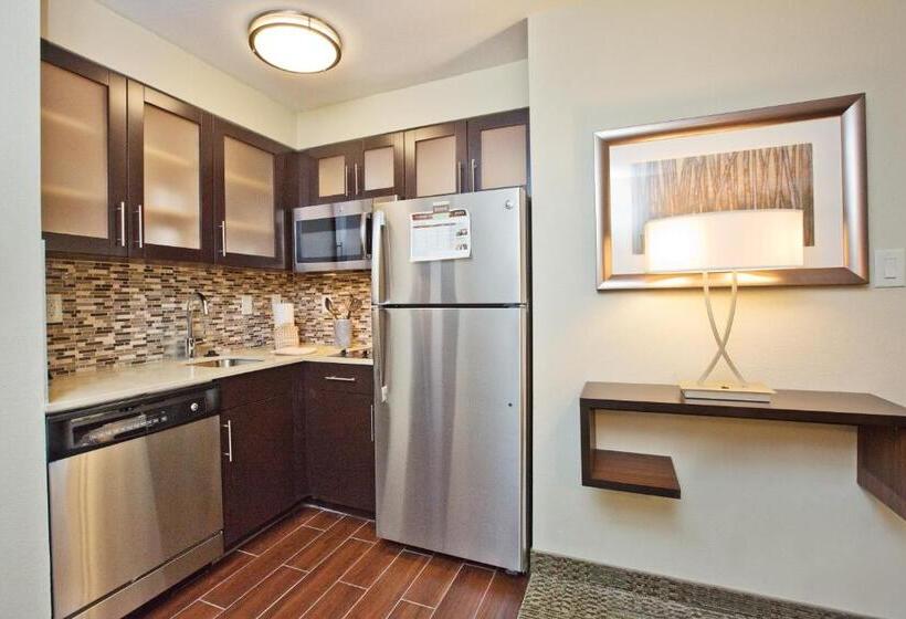 Отель Staybridge Suites Austin South Interstate Hwy 35, An Ihg