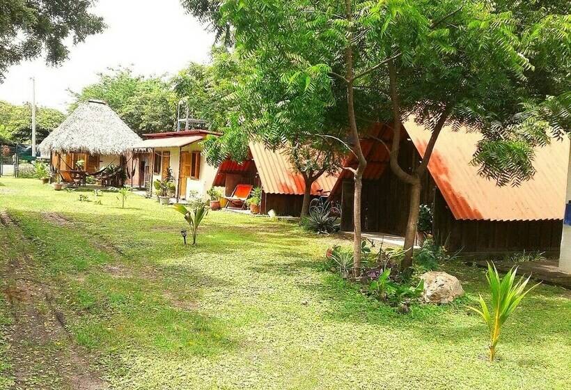 Cabanas Rusticas   Hostel