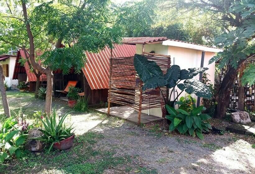 Cabanas Rusticas   Hostel