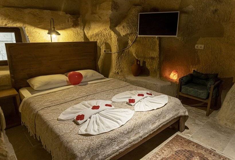 هتل Feris Cave