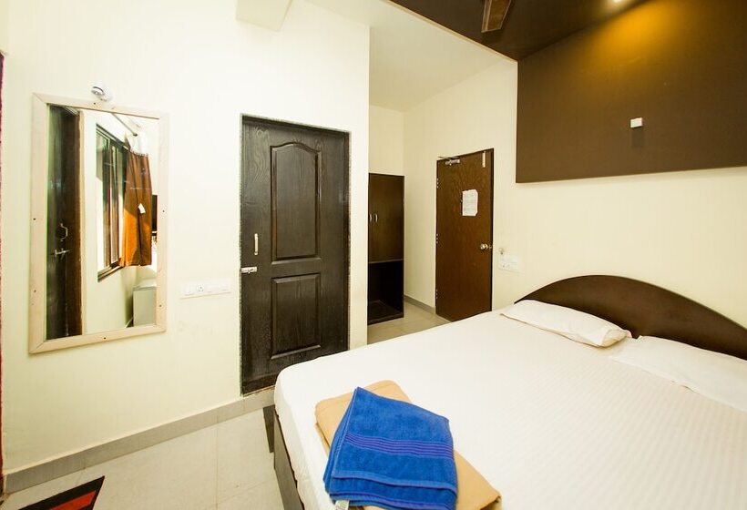 فندق Madhu's Inn