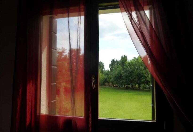 هتل Agriturismo Ai Carpini