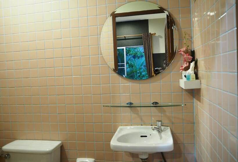 هتل Canal Resort