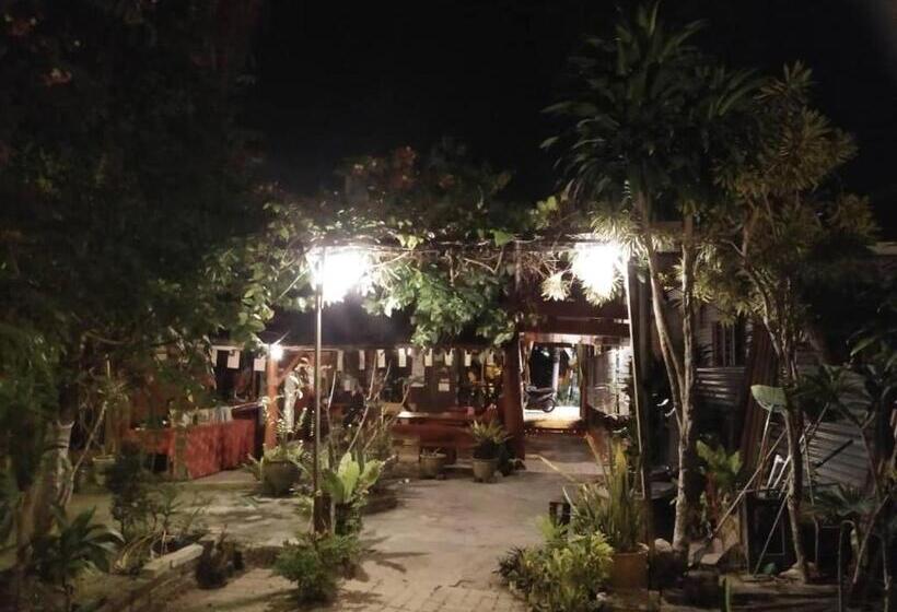 Otel Nazri Nipah Camp