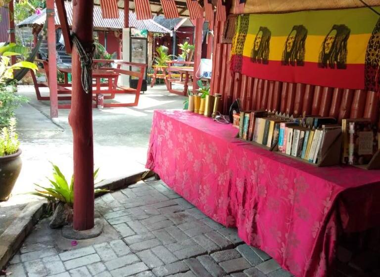 Otel Nazri Nipah Camp